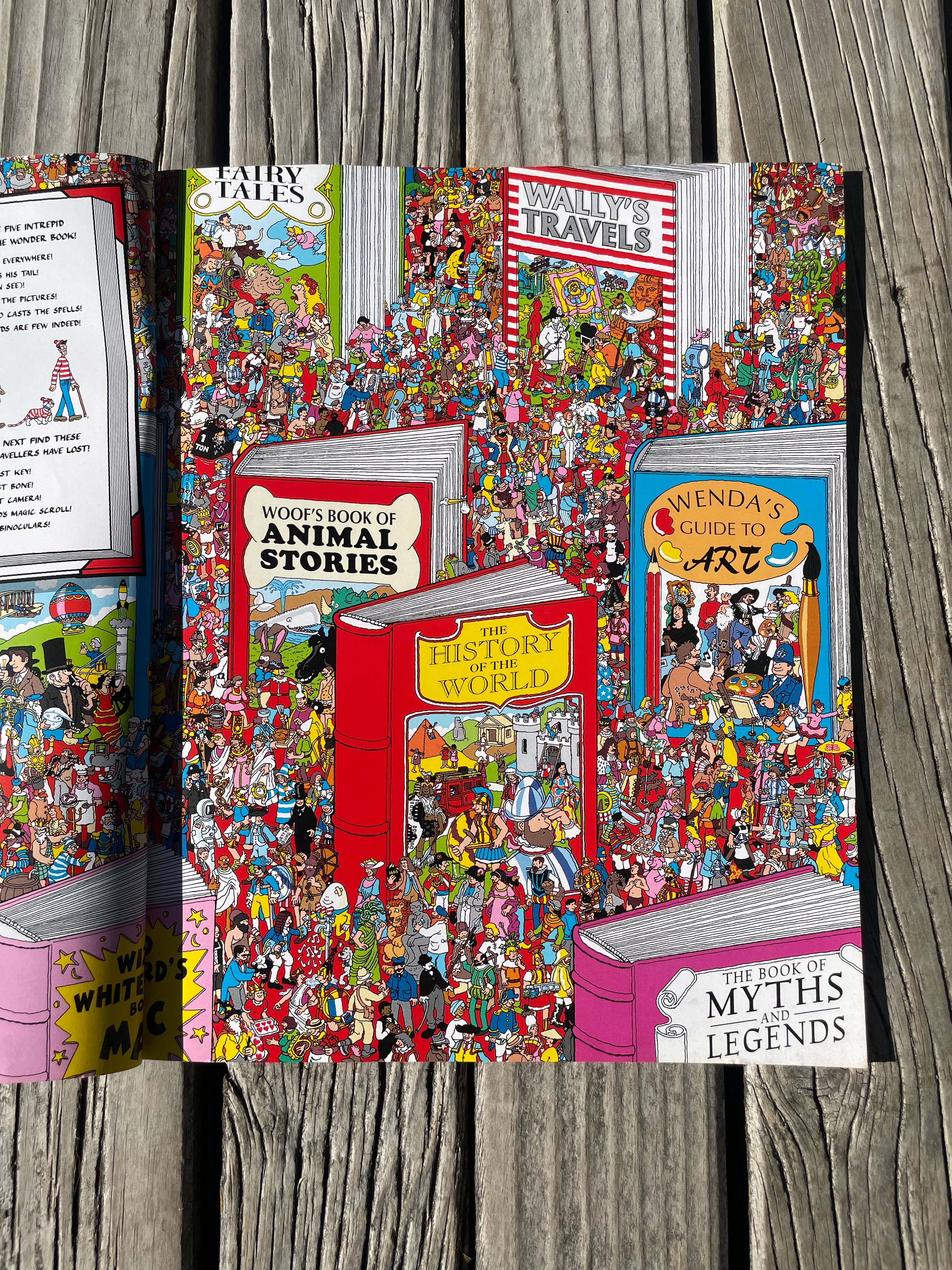 Where's Wally? Wonder Book - Martin Handford