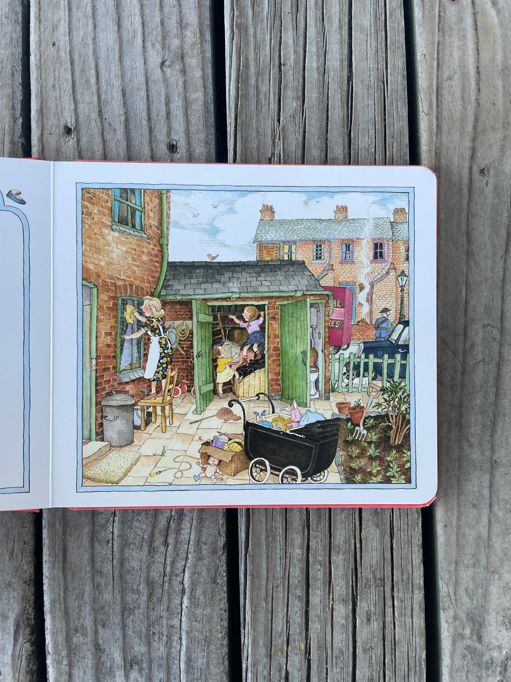 PEEPO! - Janet and Allan Ahlberg